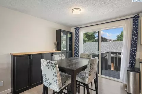Dining - 380 NW Thomas St, Pullman, WA 99163 photo 1 of 3