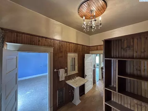 218 Margin St, Endicott, WA 99125 photo 14