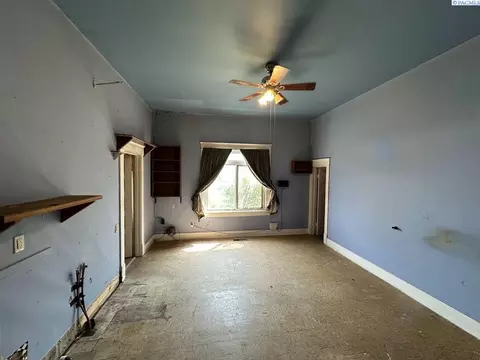218 Margin St, Endicott, WA 99125 photo 11