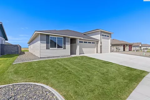 8709 Ashen Dr, Pasco, WA 99301 photo 2