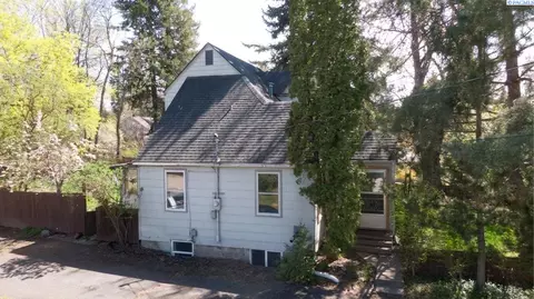 430 SE Kamiaken St, Pullman, WA 99163