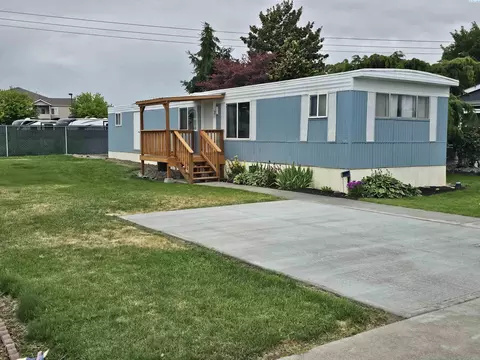 7901 W Clearwater Ave #120, Kennewick, WA 99336