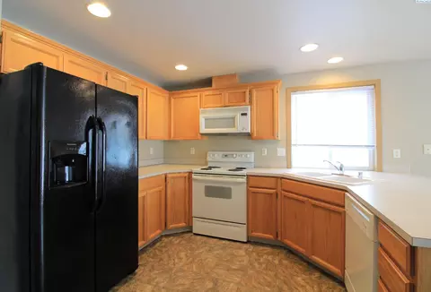 8204 Langara Dr, Pasco, WA 99301 photo 1