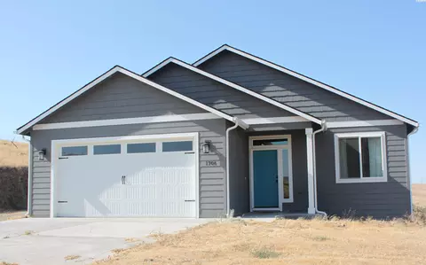 1706 W Sunrise Prnw, Benton City, WA 99320