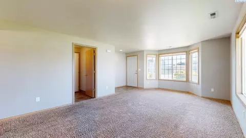 8411 Packard Dr, Pasco, WA 99301 photo 4