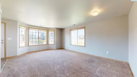 8411 Packard Dr, Pasco, WA 99301 photo 3