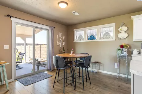 5602 Pierre Dr, Pasco, WA 99301 photo 8