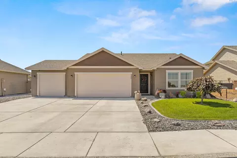 5602 Pierre Dr, Pasco, WA 99301 photo 1
