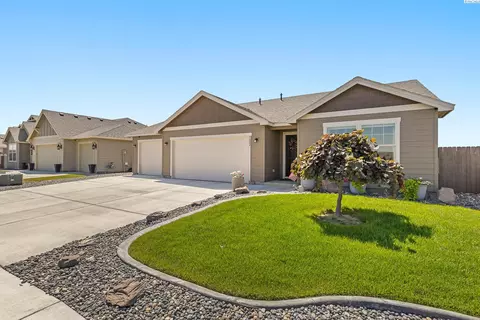 5602 Pierre Dr, Pasco, WA 99301 photo 2