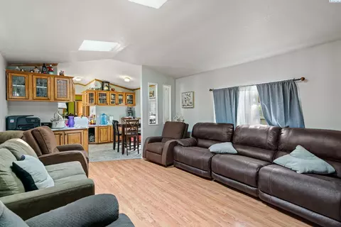 2906 W 7th Ave #74, Kennewick, WA 99336