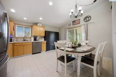 8404 Packard Dr, Pasco, WA 99301 photo 8