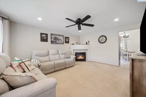 8404 Packard Dr, Pasco, WA 99301 photo 5