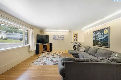 635 SW Dawnview Ct, Pullman, WA 99163 photo 4