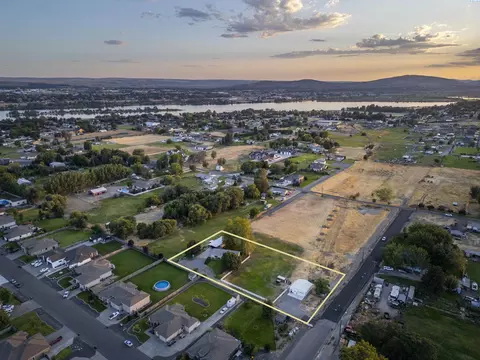 7408 W Wernett Rd, Pasco, WA 99301 photo 1