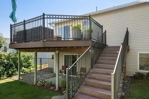 Exterior - 1950 NW Valhalla Dr, Pullman, WA 99163 photo 4 of 19