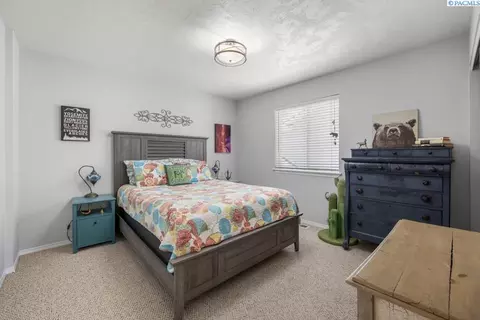 Bedroom - 1950 NW Valhalla Dr, Pullman, WA 99163 photo 4 of 5