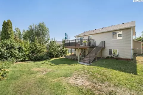 Exterior - 1950 NW Valhalla Dr, Pullman, WA 99163 photo 10 of 19