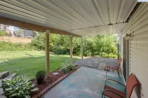 Exterior - 1950 NW Valhalla Dr, Pullman, WA 99163 photo 15 of 19