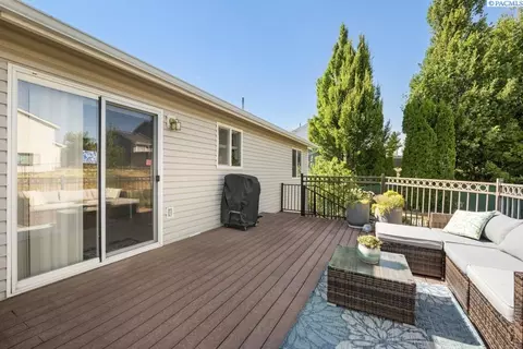 Exterior - 1950 NW Valhalla Dr, Pullman, WA 99163 photo 11 of 19