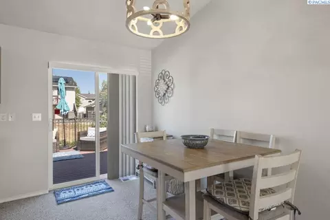 Dining - 1950 NW Valhalla Dr, Pullman, WA 99163 photo 1 of 1