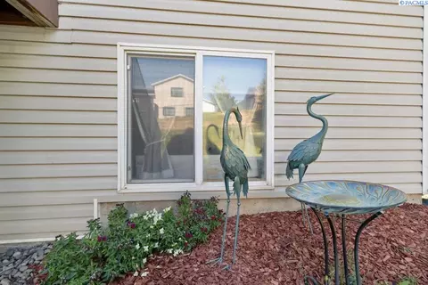 Exterior - 1950 NW Valhalla Dr, Pullman, WA 99163 photo 16 of 19