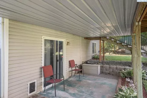 Exterior - 1950 NW Valhalla Dr, Pullman, WA 99163 photo 8 of 19