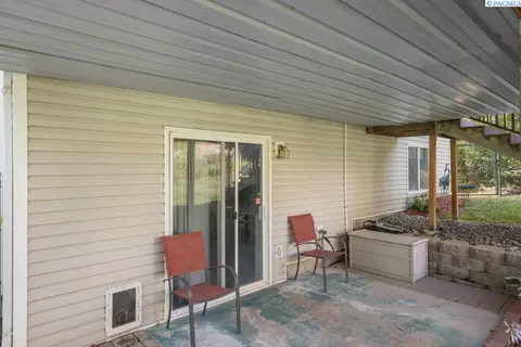 Exterior - 1950 NW Valhalla Dr, Pullman, WA 99163 photo 7 of 19