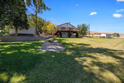 36605 E Red Mountain Rd, Benton City, WA 99320