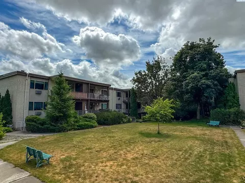 Exterior - 1220 NW State St #49, Pullman, WA 99163 photo 3 of 4
