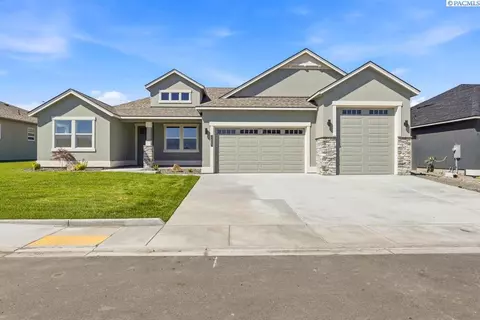 12005 Vincenzo Dr, Pasco, WA 99301