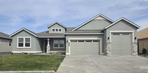 12005 Vincenzo Dr, Pasco, WA 99301