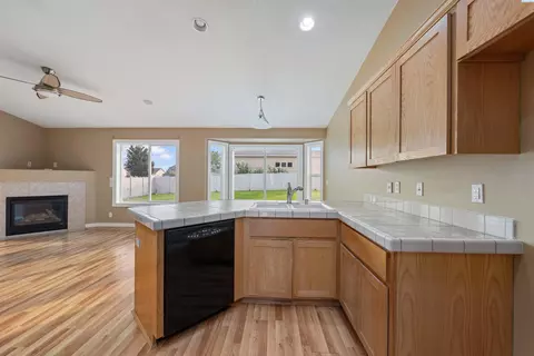 8020 Chehalis Dr, Pasco, WA 99301 photo 12