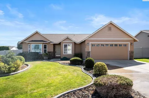 8020 Chehalis Dr, Pasco, WA 99301 photo 1