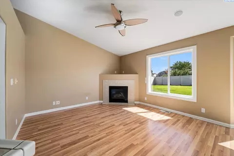 8020 Chehalis Dr, Pasco, WA 99301 photo 9