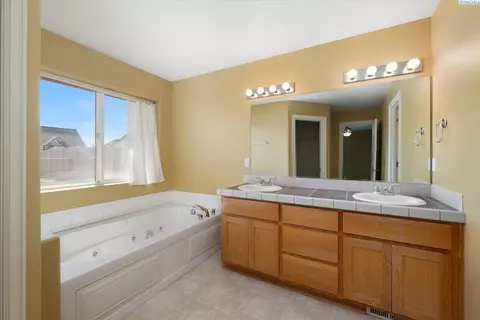 8020 Chehalis Dr, Pasco, WA 99301 photo 24
