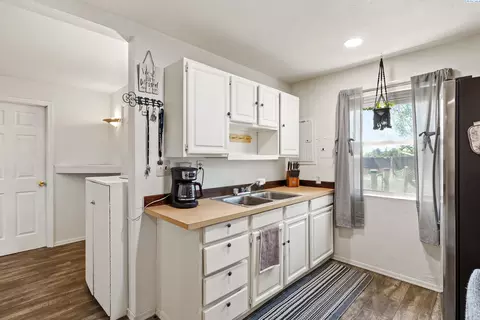 1306 E Spruce St, Othello, WA 99344 photo 13