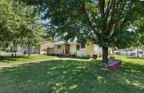 1306 E Spruce St, Othello, WA 99344 photo 3