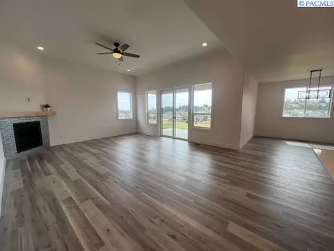 1055 SW Panorama Dr, Pullman, WA 99163 photo 6