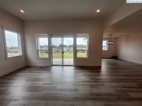 1055 SW Panorama Dr, Pullman, WA 99163 photo 8