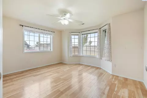 Bedroom - 5520 Buchanan Ln, Pasco, WA 99301 photo 4 of 4