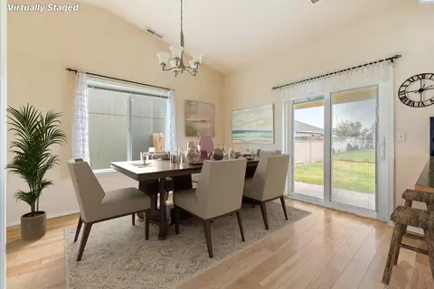 Dining - 5520 Buchanan Ln, Pasco, WA 99301 photo 1 of 1