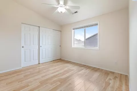 Bedroom - 5520 Buchanan Ln, Pasco, WA 99301 photo 3 of 4