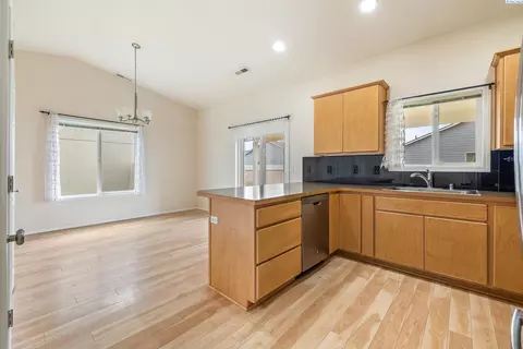 Other - 5520 Buchanan Ln, Pasco, WA 99301 photo 2 of 5