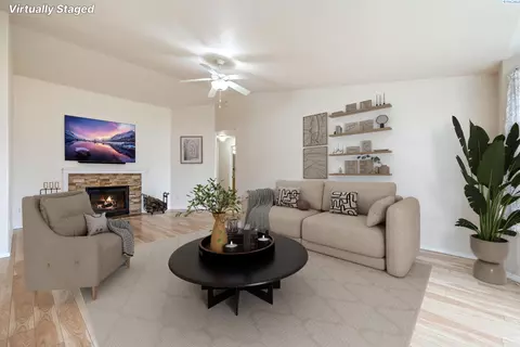 Living - 5520 Buchanan Ln, Pasco, WA 99301 photo 1 of 7
