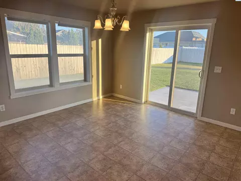 5618 Denver Dr, Pasco, WA 99301 photo 9