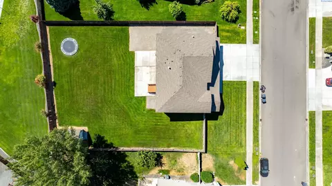4310 NW Commons Dr, Pasco, WA 99301 photo 2
