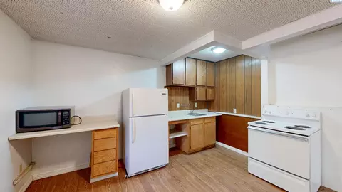 Kitchen - 365 NW Linda St, Pullman, WA 99163 photo 3 of 4