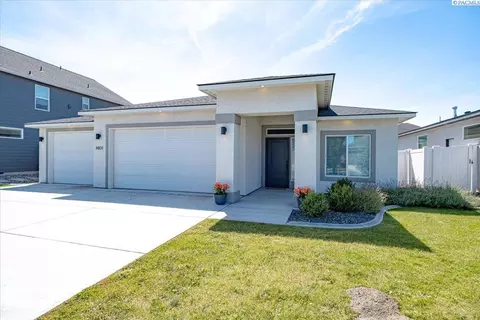 4801 White Dr, Richland, WA 99352