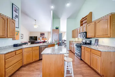 Kitchen - 745 SE Meadow Vale, Pullman, WA 99163 photo 1 of 4