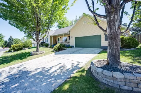 Exterior - 745 SE Meadow Vale, Pullman, WA 99163 photo 2 of 7